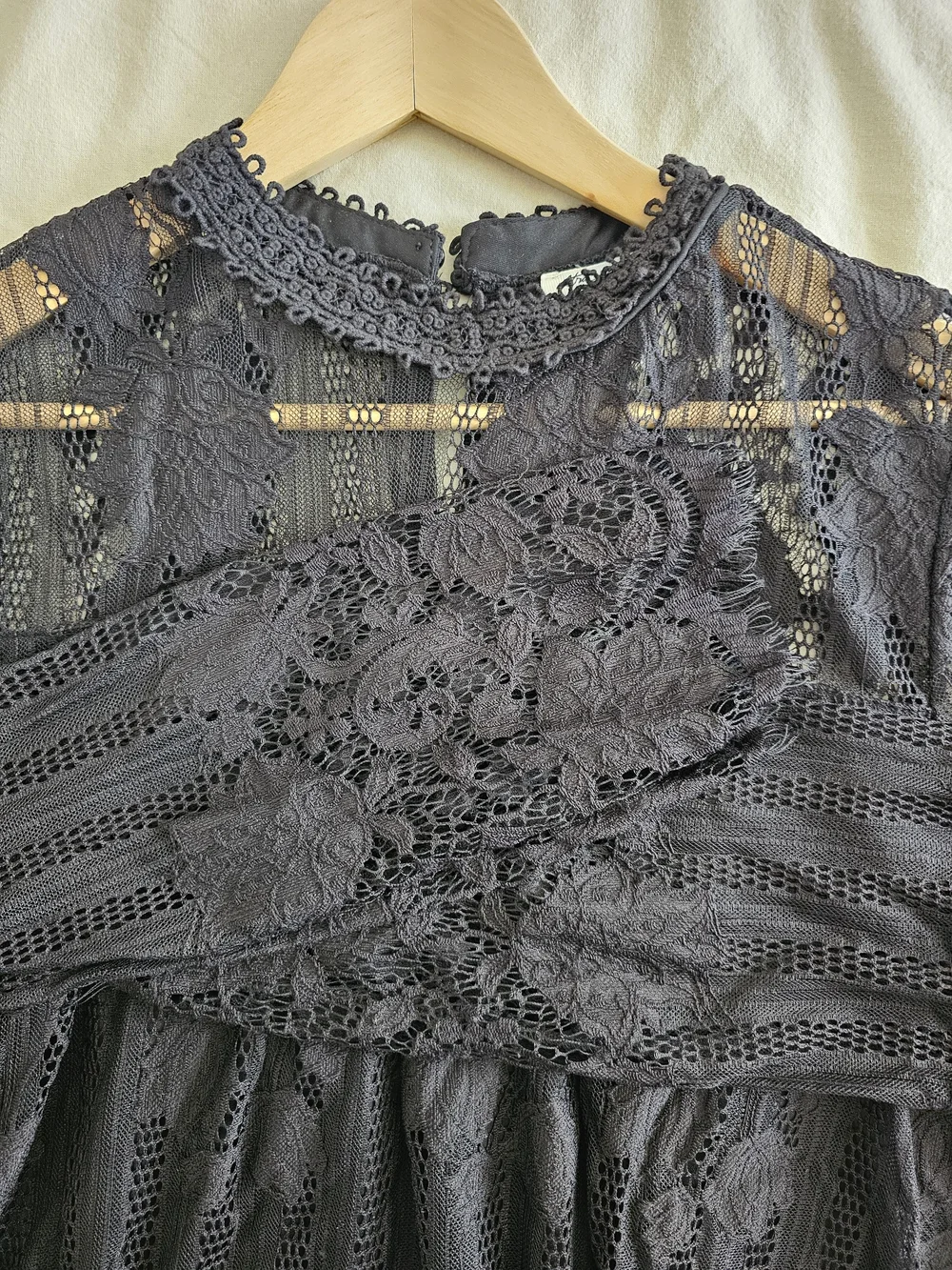 Ultra Pink Sheer Lace Boho Blouse Scalloped Edge Black Size L Mock Neck Romantic - Picture 10 of 10